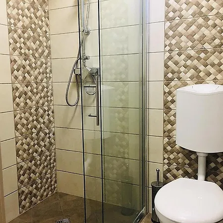 Harsfa Jakuzzis Nyaralo * סארוואש